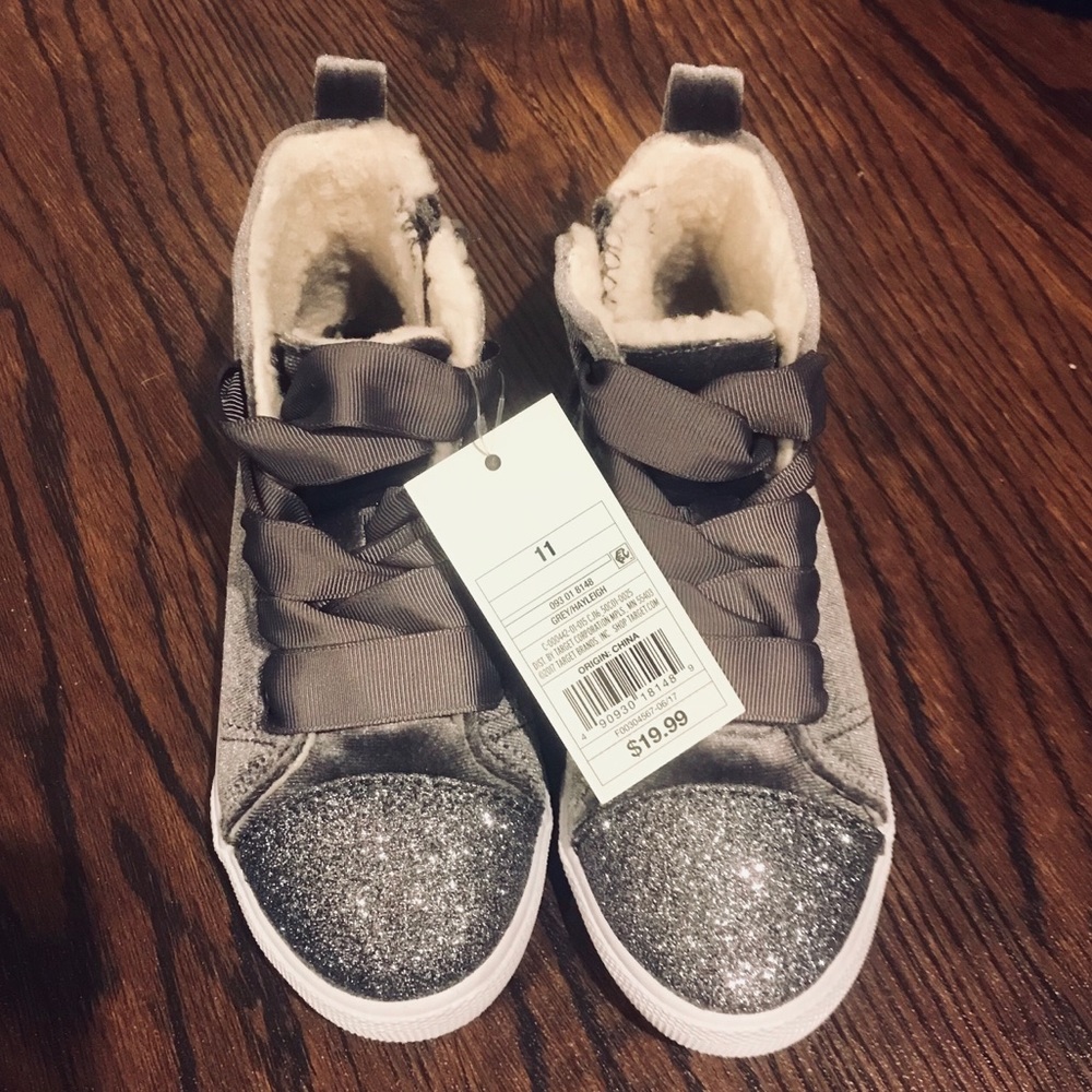 NWT Cat and Jack Hightops 👟